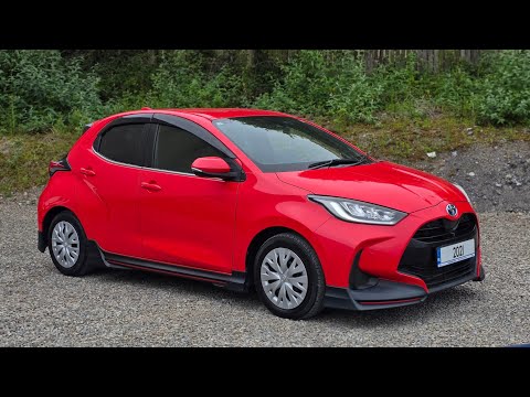 2021 Toyota Yaris Hybrid - Image 2