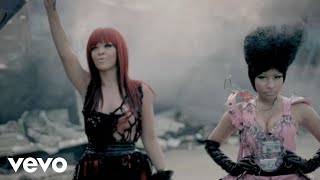 Kadr z teledysku Fly (feat. Rihanna) tekst piosenki Nicki Minaj
