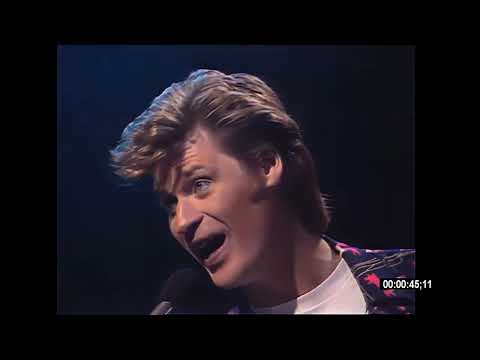 Daryl Hall & John Oates  Maneater   TOTP 1982