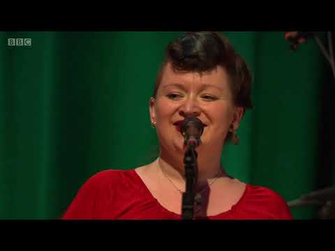 Eliza Carthy & The Wayward Band   The Fitter's Song/Love Lane  (Celtic Connections)