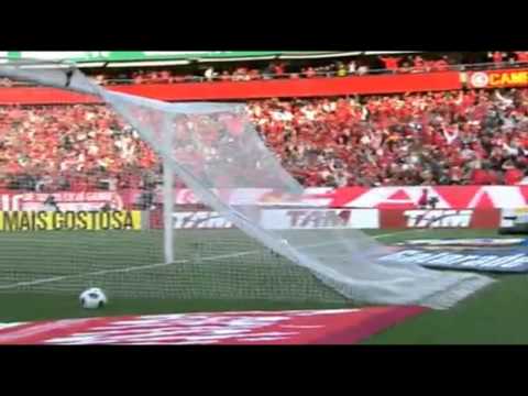 Os gols de Internacional 2 x 2 Flamengo - 21.08.11