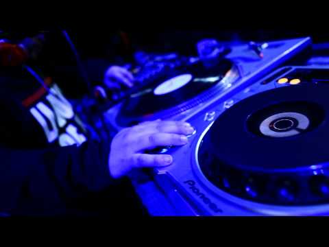 Dozis Deju - Aun Tenemos Patria (En Vivo Session Maestra) by @Alucinatifilms