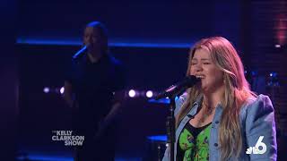 Kelly Clarkson - Leave Before You Love Me - Best Audio - The Kelly Clarkson Show - April 13, 2022