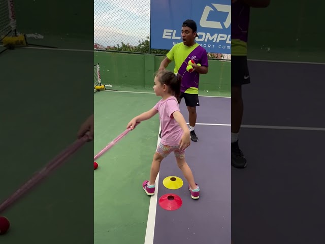 Vídeo relacionado con PQETBV Captura Bolas Raqueta Set, Juego de Lanzamiento y Captura Deportiva, Juego de Playa Exterior Interior Piscina Terraza para Infantiles Adultos 2 3 4 5 6 7 8 9 10 11 Años Pascua Regalos