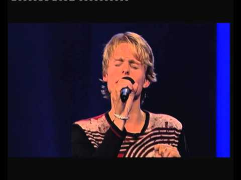 Joel singing "I need you tonight" by Nick Carter - Audition - Idols season 1