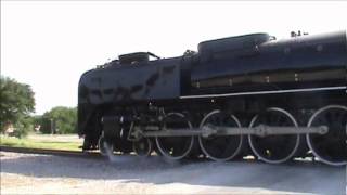 preview picture of video 'UP 844 Leaving Bridgeport, Tx 5/3/2012'