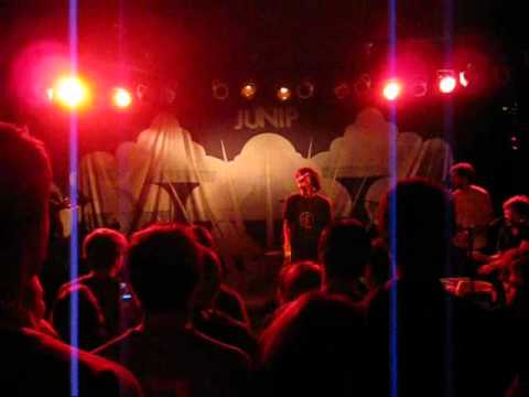 Junip and Sharon Van Etten - "With or Without You" (U2 cover) - Live