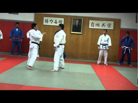 Morote Seionage Footwork