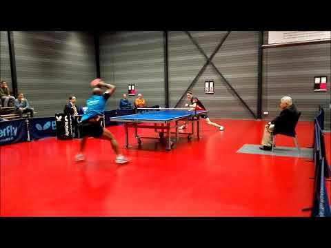Tafeltennis Kazeem Nasiru (Scylla) vs Laurens Tromer (Taverzo), spelmomenten  13-10-2019