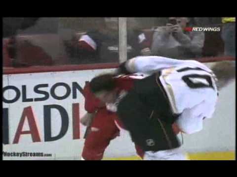 Datsyuk vs Perry fight (red wings/ducks 10/08/2010)