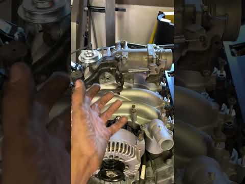 UPDATE: NEW 4.6 2V INTAKE MANIFOLD #mustang #ford #fordmustang #mechanic #diy #shorts #crownvic