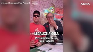 Bonelli da Fedez: «Legalizzate la marijuana». E fa un tiro in diretta