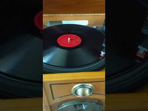 Marjorie Hughes with the Frankie Carle and his Orchestra - I'm Gonna Make Believe/One More Tomorrow