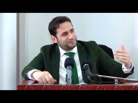 Veshja e Profetit Muhamed a.s dhe veshja e hoxhallareve. Elvis Naçi