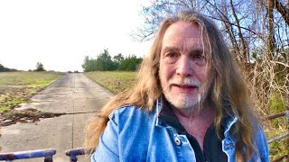 What’s in Okay Arkansas? Ghost town, Flat Earth, drone sightings oh my! Roadside Americana.