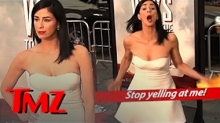 Sarah Silverman Loses Her S*#t On The Red Carpet! | TMZ