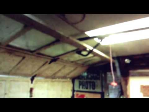 garage door opener 112
