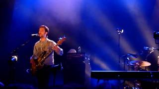 She kicks ass - Puggy à La Cigale