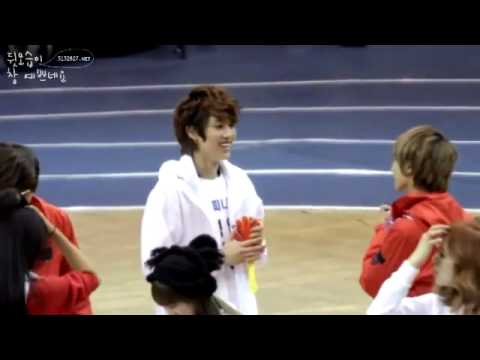 [FANCAM] 120108 Sungyeol dance to "Boyfriend" with Jeongmin