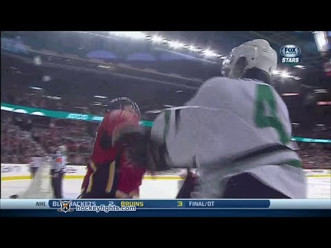 Brenden Dillon vs Lee Stempniak Nov 14, 2013