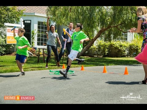 download lagu mp3 mp4 Carmelita Jeter Family, download lagu Carmelita Jeter Family gratis, unduh video klip Carmelita Jeter Family