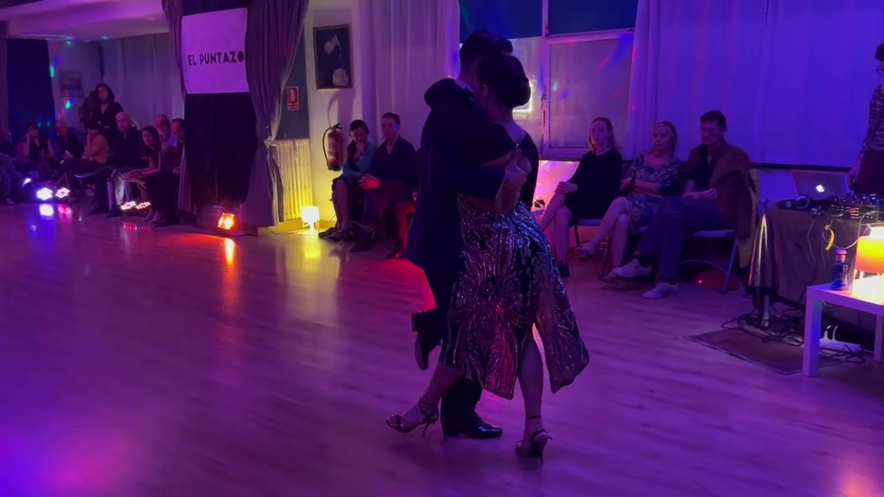 Paulina Mejia y Juan David Vargas - Pa que bailen los muchachos, Troilo - Fiorentino (1/3)