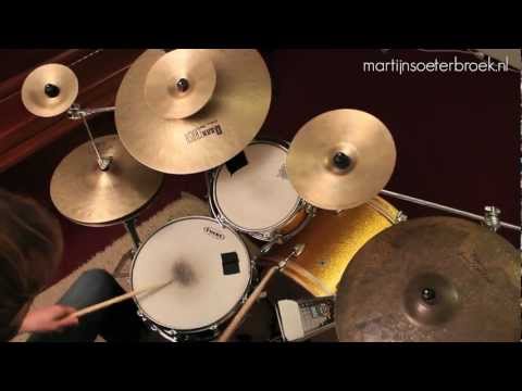 Tony Royster Jr. (12yr) linear drum groove explained // Drum Lesson w/DrummerMartijn