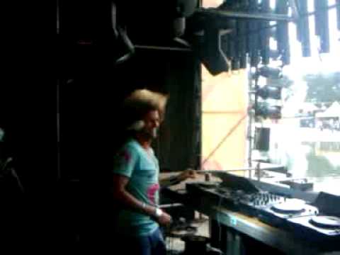 Salvationz 2010 - La Fuente and MC Ambush