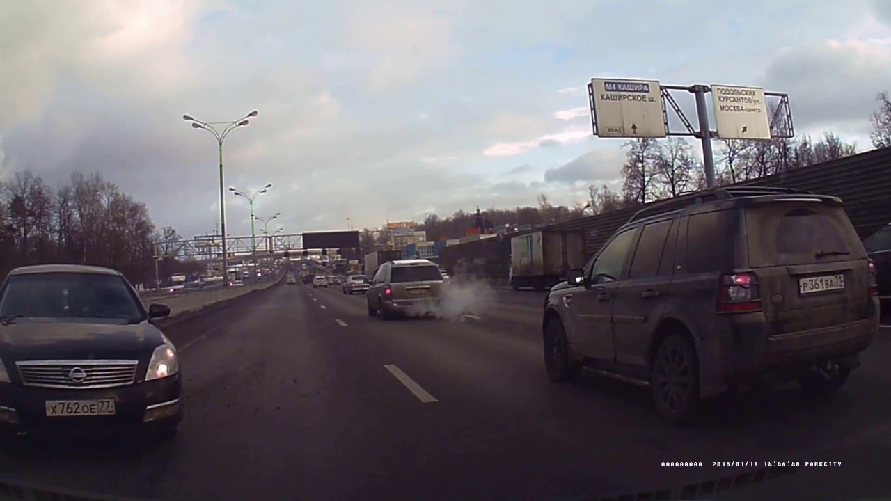 Игра в шашечки на МКАДе закончилась аварией