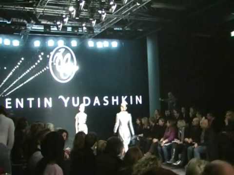 Milan Fashion Week Woman: Valentin Yudashkin F/W 2009/2010