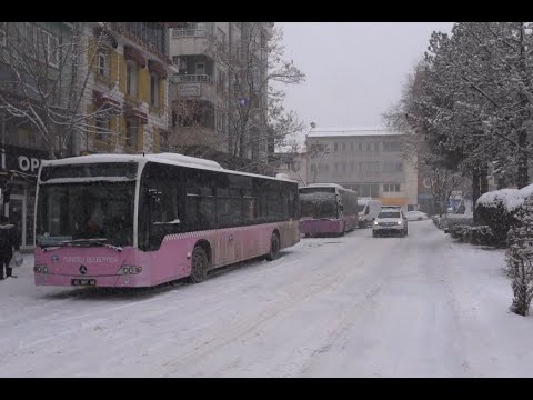 Dersim’de yoğun yağış yolları kapattı