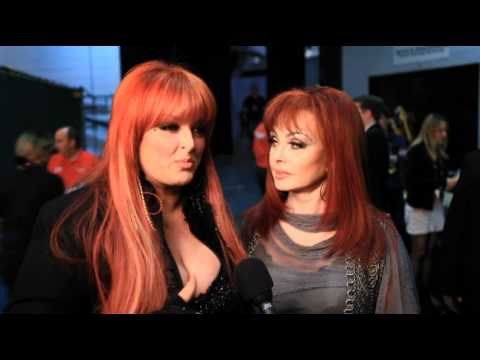 ACM Girls' Night Out Backstage Interview- The Judds