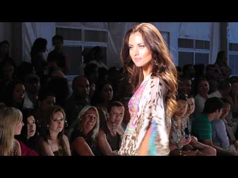 Miami Fashion Blog: Mercedes-Benz Fashion Swim at the Caffe' show