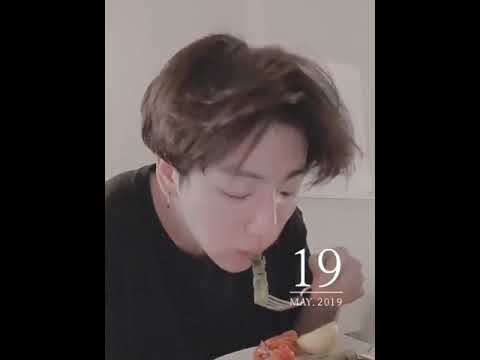 190519 JUNGKOOK's eating ASMR update 😌😚