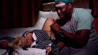 Statik Selektah ft. Wais P The Pimp "Gz, Pimps, Hustlers" (Video) directed by Smokestack