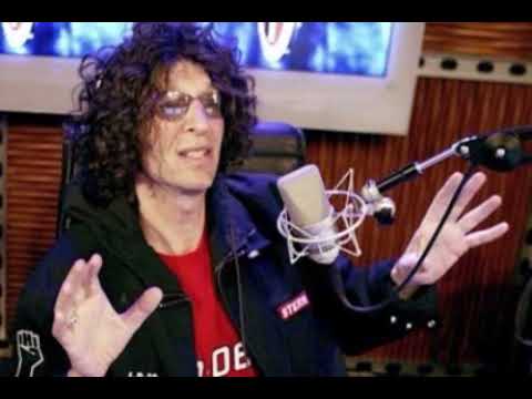 Howard Stern Says Aaron Rodgers Should Be Kicked Out Of The NFL For His Anti-Vaxxer 'Bullsh*t'