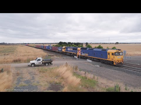 7902V Container Train From Mildura With G525 & XR557 (1/2/2023) - PoathTV Australian Railways