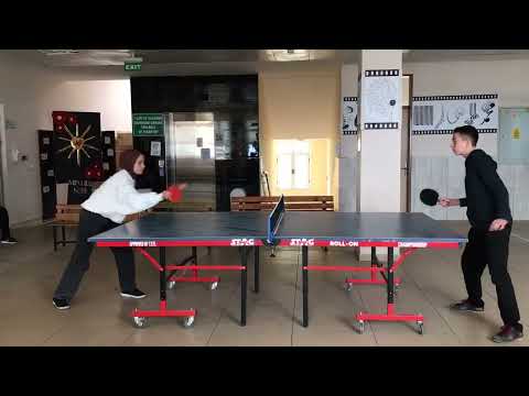 Okul içi masa tenisi turnuvası final maçından bir kesit