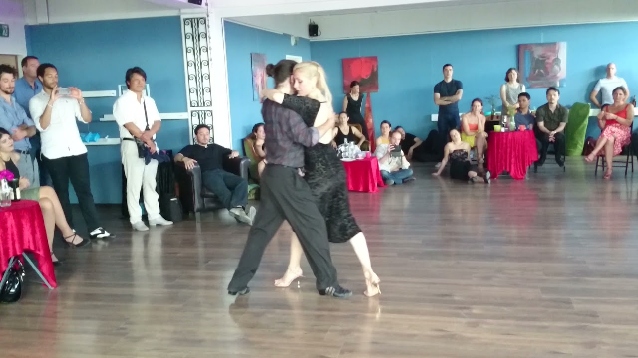 Video thumbnail for Eugenia Parilla & Yanick Wyler dance Francisco Canaro's Ojos negros que fascinan