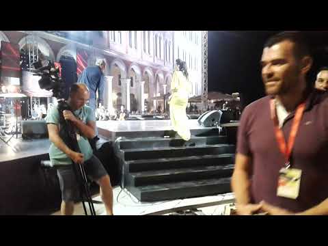 Split pjeva Mišu, 59. Split fest, Ivana Kovač, Noćas ćemo zemlji pa svi Dalmacija u mom oku 👍