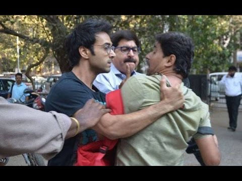 download lagu mp3 mp4 Pulkit Samrat Hairstyle, download lagu Pulkit Samrat Hairstyle gratis, unduh video klip Pulkit Samrat Hairstyle