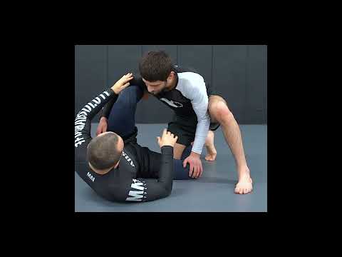 GUARD RETENTION KNEE THROUGH   Lachlan Giles