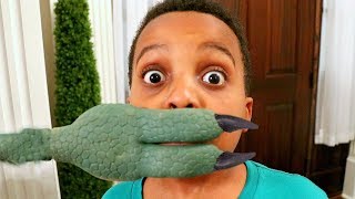 LIZARD HAND vs Shiloh and Shasha - Onyx Kids