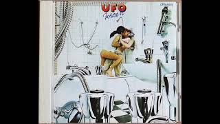 UFO 09 - This Kids (Including, Between The Walls) = ジス・キッズ(インクルーディング)ビトゥイーン・ザ・ウォールズ