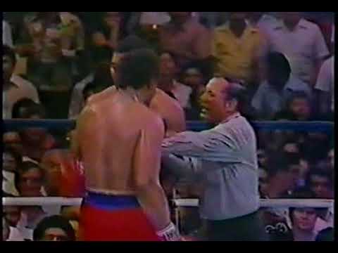 1977: Jimmy Young vs George Foreman (Round 12) (The Ring Magazine Round of the Year)