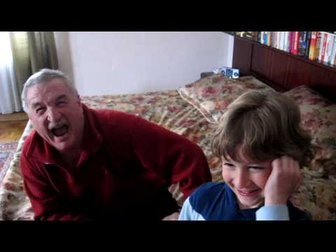 VIDEO EMOTIONANT! Iata reactia unui bunic in momentul in care isi vede nepotelul