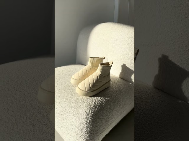 Чоботи жіночі шкіряні байка хутро 592641 Чорний Угги жіночі 589599 Молочні