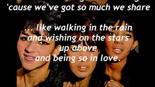 Walking in the Rain  THE RONETTES  [1964]  (with lyrics)