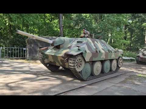 Militracks 2025 in Overloon (NL): 2 Hetzers, Bergepanzer 38