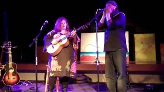 Suzie Vinnick and JD Edwards &#39;Burn Baby Burn&#39;